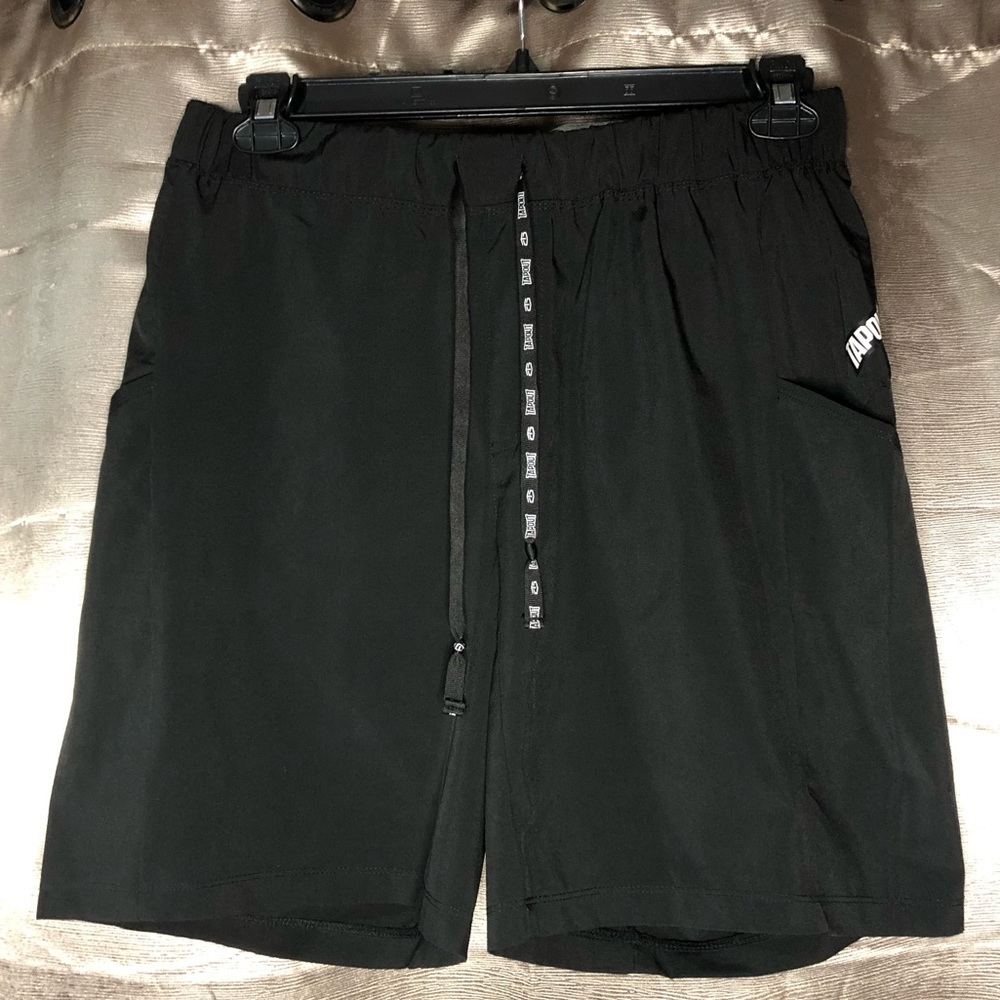 WWE x Tapout 9” Training Gym Shorts Medium